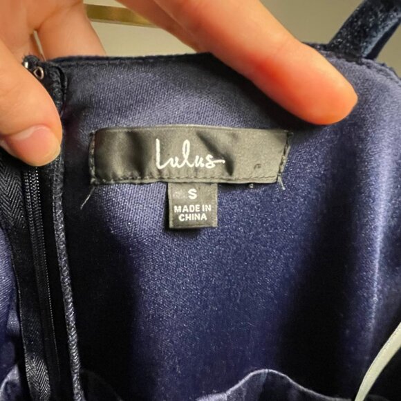 Blue Velvet Lulus Evening gown - Picture 6 of 7